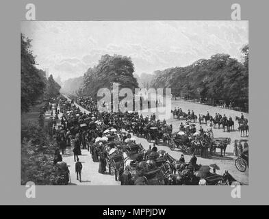 Le lecteur et Rotten Row, Hyde Park, c1900. Artiste : York & Fils. Banque D'Images