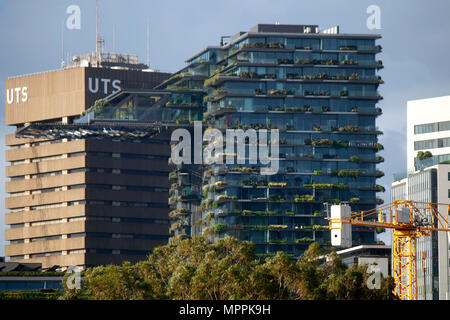 Das von Jean Nouvel entworfene Wohnhochhaus un 'Central Park', Sydney, Australie. Banque D'Images