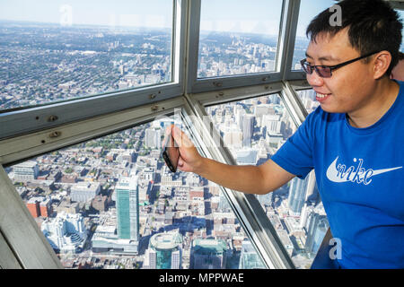 Toronto Canada,Bremner Boulevard,CN Tower,observation towerModern Wonder,Sky Pod,fenêtre vue nord,bâtiments,ville horizon paysage urbain,horizon,horizon,Asie asiatique Banque D'Images