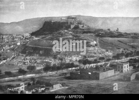 "L'Acropole, en vue de l'aréopage et le mont Hymette, à partir de l'Ouest", 1913. Artiste : Inconnu. Banque D'Images