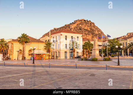 La Grèce, le Péloponnèse, l'Argolide, Nauplie, vieille ville, forteresse de Palamède dans la lumière du soir Banque D'Images