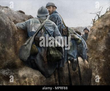 Une tranchée française avant une attaque, 2e bataille de Champagne, France, 25 septembre 1915. Artiste : Inconnu. Banque D'Images