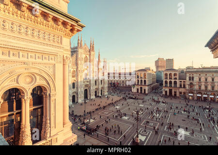 L'Italie, la Lombardie, la Piazza del Duomo de Milan vu de la Galleria Vittorio Emanuele II Banque D'Images
