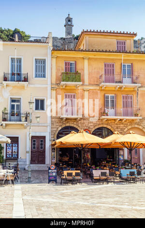 La Grèce, le Péloponnèse, l'Argolide, Nauplie, vieille ville, de la place Syntagma, façades de maisons Banque D'Images