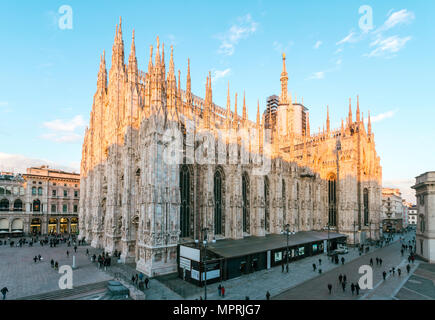 L'Italie, Lombardie, Milan, Galleria Vittorio Emanuele II et la cathédrale de la Piazza del Duomo Banque D'Images