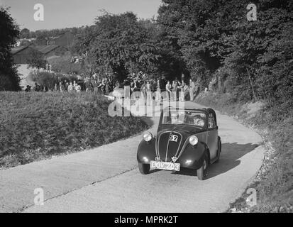 Fiat Topolino de J Eason-Gibson concurrentes dans le CSECC Croydon Essais de vitesse, 1937. Artiste : Bill Brunell. Banque D'Images