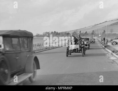 1903 1 cylindres Cadillac des FS Bennett prenant part à la course, 1928. London-Brighton Artiste : Bill Brunell. Banque D'Images