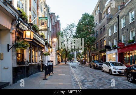 St Martins Lane la nuit London UK Banque D'Images