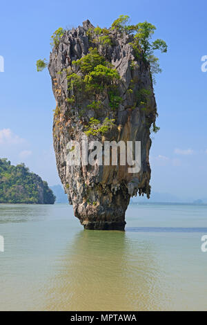 Formation rocheuse frappant de Khao Phing Kan Island, île de James Bond aussi, Thaïlande Banque D'Images