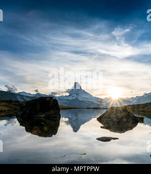 Coucher du soleil à Cervin avec reflet dans Stellilake en fin d'après-midi Banque D'Images