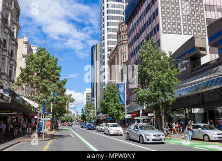 nouvelle-zélande auckland nouvelle-zélande trafic mis en file d'attente queen street shopping rue auckland centre-ville auckland nord île nouvelle-zélande Banque D'Images