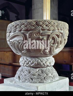 Norman font, Église de St Cassien, Chaddesley Corbett, Worcestershire, c2006. Artiste : James O Davies. Banque D'Images