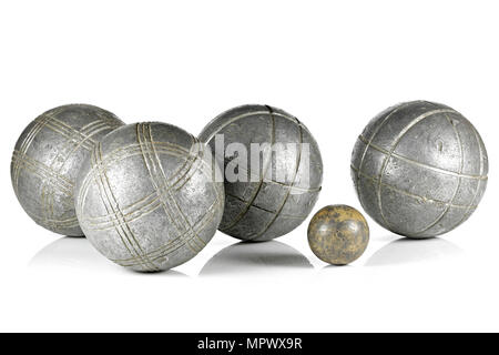 Boules de pétanque vintage isolé sur fond blanc Banque D'Images