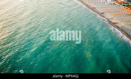 Vue aérienne de la plage de Marina di Massa, italie Banque D'Images