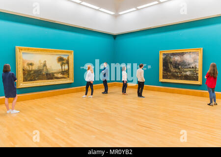 Londres, Royaume-Uni. 25 mai, 2018. La cathédrale de Salisbury du gendarme de la Meadows 1831 revient à la Tate Britain après ses cinq ans de voyage à travers le Royaume-Uni, dans le cadre de l'Aspire programme. Il a été vu par plus d'un million de visiteurs depuis qu'il a commencé sa tournée en 2013.Le tableau est affiché à côté du Palais de Turner, Caligula et le Pont, 1831, également dans un nouvel affichage, le feu et l'eau, marquant le premier appariement de ces deux œuvres depuis qu'ils ont été exposé plus de 180 ans. Crédit : Guy Bell/Alamy Live News Banque D'Images