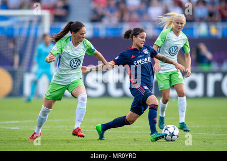 Dzsenifer Marozsan de Lyon et Lara Dickenmann de Wolfsburg au cours de l'UEFA Women's Champions League match final entre VfL Wolfsburg 1-4 Olympique Lyon à Valeriy Lobanovskyi stade Dynamo de Kiev, Ukraine, le 24 mai 2018. (Photo de Maurizio Borsari/AFLO) Banque D'Images