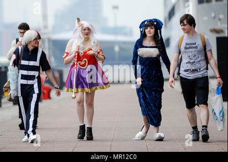 Londres, Royaume-Uni. 25 mai 2018. Les cosplayeurs assister à MCM Comic Con à exceller dans l'Est de Londres. Des milliers de fans de jeux vidéos, bandes dessinées et autres la culture populaire, l'occasion pour s'habiller comme leurs personnages préférés comme ils assistent à l'ouverture des trois jours du festival. Crédit : Stephen Chung / Alamy Live News Banque D'Images