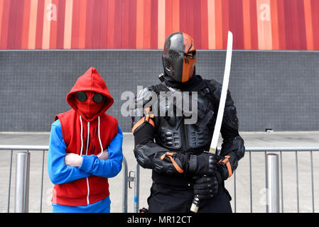 Londres, Royaume-Uni. 25 mai 2018. Les cosplayeurs assister à MCM Comic Con à exceller dans l'Est de Londres. Des milliers de fans de jeux vidéos, bandes dessinées et autres la culture populaire, l'occasion pour s'habiller comme leurs personnages préférés comme ils assistent à l'ouverture des trois jours du festival. Crédit : Stephen Chung / Alamy Live News Banque D'Images