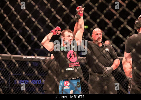 Mike Shipman bat Carl Midi Crédit : Dan Cooke Banque D'Images