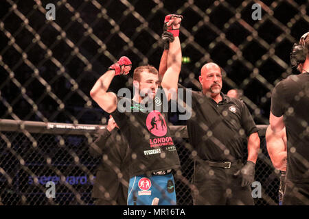 Mike Shipman bat Carl Midi Crédit : Dan Cooke Banque D'Images