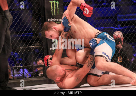 Mike Shipman bat Carl Midi Crédit : Dan Cooke Banque D'Images