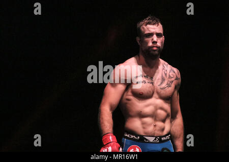 Mike Shipman bat Carl Midi Crédit : Dan Cooke Banque D'Images