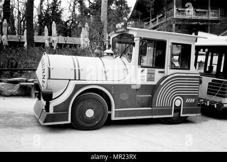 Road train au Zoo de Schönbrunn, Maxingstraße, Vienne, Autriche, Europe Banque D'Images