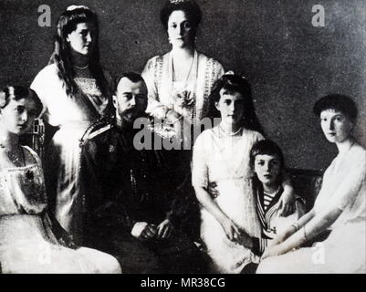 Portrait photographique de la famille Romanov. Sur la photo est le Tsar Nicolas II, la Tsarine Alexandra, et leurs cinq enfants Olga, Tatiana, Maria, Anastasia et Alexei. En date du 20e siècle Banque D'Images