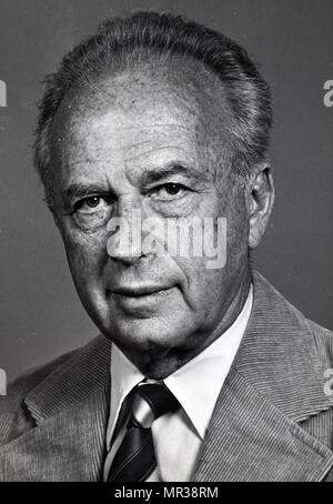 Photographie d'Yitzhak Rabin (1922-1995) un homme politique israélien, homme d'État, général et ancien Premier Ministre d'Israël. En date du 20e siècle Banque D'Images