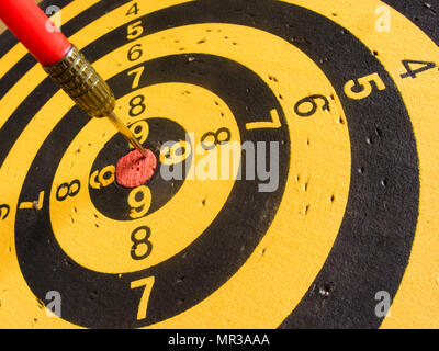 Vue diagonale d'un employé de fléchettes Banque D'Images