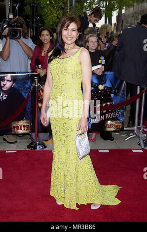 Maria Conchita Alonzo arrivant à la première de MOULIN ROUGE à l'Academy of Motion Pictures à Los Angeles mercredi 5/16/2001 AlonzoMariaConchita07.JPGAlonzoMariaConchita07 Red Carpet Event, Vertical, USA, Cinéma, Célébrités, photographie, Bestof, Arts, Culture et divertissement, Célébrités Topix fashion / Vertical, Best of, événement dans la vie d'Hollywood, Californie - Tapis rouge et en backstage, USA, Cinéma, Célébrités, cinéma, télévision, Célébrités célébrités musique, photographie, Arts et culture, Bestof, divertissement, Topix, vertical, une seule personne, à partir de l'année 2001, , Banque D'Images