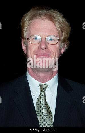 Ed Begley jr. En arrivant à la 60e anniversaire de Bill Wyman et lancement du livre ' roulant avec les Rolling Stones" au Bar Marmont à Los Angeles. 24 octobre, 2002. BegleyEdJr12 Red Carpet Event, Vertical, USA, Cinéma, Célébrités, photographie, Bestof, Arts, Culture et divertissement, Célébrités Topix fashion / Vertical, Best of, événement dans la vie d'Hollywood, Californie - Tapis rouge et en backstage, USA, Cinéma, Célébrités, cinéma, télévision, Célébrités célébrités musique, photographie, Arts et culture, Bestof, divertissement, Topix headshot, vertical, une personne,, de la Banque D'Images