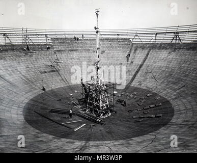 Photographie de la radiotélescope de Jodrell Bank à l'Observatoire Jodrell Bank, Université de Manchester. En date du 20e siècle Banque D'Images