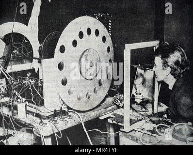 Photographie de John Logie Baird (1888-1946), un ingénieur écossais, innovateur, l'un des inventeurs de la télévision mécanique. En date du 20e siècle Banque D'Images