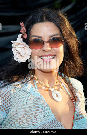 Rebekah del Rio arrivant à la Blue Crush première à l'Universal Amphitheatre de Los Angeles. Le 8 août 2002. delRioRebekah Mulholland21 Red Carpet Event, Vertical, USA, Cinéma, Célébrités, photographie, Bestof, Arts, Culture et divertissement, Célébrités Topix fashion / Vertical, Best of, événement dans la vie d'Hollywood, Californie - Tapis rouge et en backstage, USA, Cinéma, Célébrités, cinéma, télévision, Célébrités célébrités musique, photographie, Arts et culture, Bestof, divertissement, Topix headshot, vertical, une personne, à partir de l'an 2002, enquête tsuni@Gamma-USA.com Banque D'Images