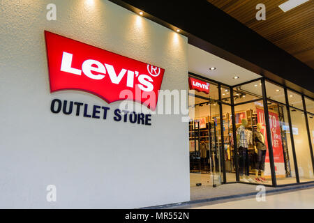 Penang, Malaisie - Nov 11, 2017 : Levi's outlet store. Levi Strauss & Co. est une société privée American Clothing Company connu dans le monde entier pour ses Levi's Banque D'Images