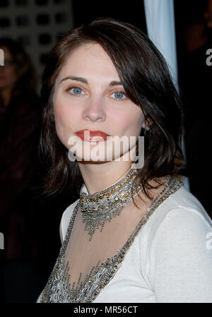 Megan Gray (Dawson's Creek), en arrivant à la ' ' PREMIERE bleu foncé à l'Arclight Theatre de Los Angeles. 12 février 2003GrayMegan43 Red Carpet Event, Vertical, USA, Cinéma, Célébrités, photographie, Bestof, Arts, Culture et divertissement, Célébrités Topix fashion / Vertical, Best of, événement dans la vie d'Hollywood, Californie - Tapis rouge et en backstage, USA, Cinéma, Célébrités, cinéma, télévision, Célébrités célébrités musique, photographie, Arts et culture, Bestof, divertissement, Topix headshot, vertical, une personne, à partir de l'an 2002, enquête tsuni@Gamma-USA.com Banque D'Images