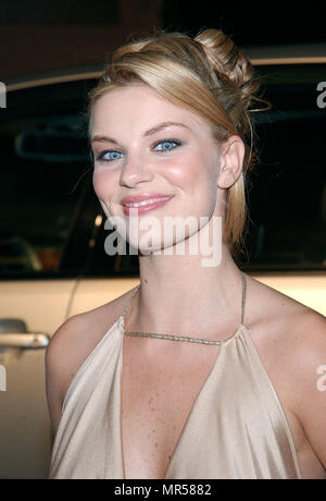 Nichole Hiltz arrivant à l'étape jusqu'Women's Network & Lexus à la Jim