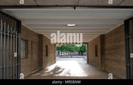 Photographie de l'extérieur de la résistance allemande Memorial Centre (Gedenkstätte Deutscher Widerstand), un mémorial et musée de Berlin. Partie de la Bendlerblock, un complexe de bureaux en Stauffenbergstrasse. C'est ici que le colonel Claus Schenk Graf von Stauffenberg (Etats-Unis 2000-2004) et d'autres membres de l'échec 20 juillet 1944 complot qui a tenté d'assassiner Adolf Hitler ont été exécutés. En date du 21e siècle Banque D'Images