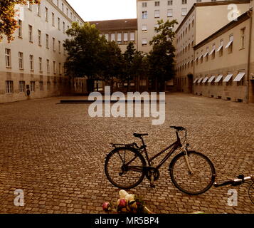 Photographie de l'extérieur de la résistance allemande Memorial Centre (Gedenkstätte Deutscher Widerstand), un mémorial et musée de Berlin. Partie de la Bendlerblock, un complexe de bureaux en Stauffenbergstrasse. C'est ici que le colonel Claus Schenk Graf von Stauffenberg (Etats-Unis 2000-2004) et d'autres membres de l'échec 20 juillet 1944 complot qui a tenté d'assassiner Adolf Hitler ont été exécutés. En date du 21e siècle Banque D'Images