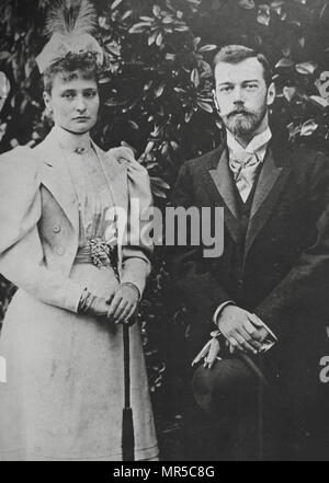 Photo de l'impératrice Alexandra et Nicolas II de Russie. Alexandra Feodorovna (1872 - 1918), impératrice de Russie en tant qu'épouse de Nicolas II, le dernier souverain de l'Empire russe. À l'origine connu comme Alix de Hesse et du Rhin, elle était une petite-fille de la reine Victoria du Royaume-Uni. Nicolas II (1868 - 1918) fut le dernier empereur de Russie, décision du 1 novembre 1894 jusqu'à son abdication forcée le 15 mars 1917 Banque D'Images