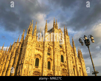 Milan, Italie - 6 mai, 2018 : Duomo di Milano, la cathédrale de Milan est l'église cathédrale de Milan en Lombardie, Italie du nord. Dédiée à saint Marie de la Banque D'Images