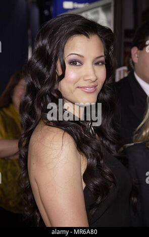 Kelly Hu arrivant à la première de Roi Scorpion à l'Universal Amphitheatre de Los Angeles. 17 avril, 2002. HuKelly22 Red Carpet Event, Vertical, USA, Cinéma, Célébrités, photographie, Bestof, Arts, Culture et divertissement, Célébrités Topix fashion / Vertical, Best of, événement dans la vie d'Hollywood, Californie - Tapis rouge et en backstage, USA, Cinéma, Célébrités, cinéma, télévision, Célébrités célébrités musique, photographie, Arts et culture, Bestof, divertissement, Topix headshot, vertical, une personne, à partir de l'an 2002, enquête tsuni@Gamma-USA.com Banque D'Images