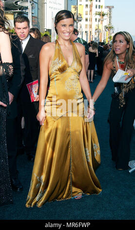 Nelly Furtado arrivant à la 3e édition du Prix Grammy latin au Kodak Theatre de Los Angeles. Le 18 septembre 2002. FurtadoNelly01C Red Carpet Event, Vertical, USA, Cinéma, Célébrités, photographie, Bestof, Arts, Culture et divertissement, Célébrités Topix fashion / Vertical, Best of, événement dans la vie d'Hollywood, Californie - Tapis rouge et en backstage, USA, Cinéma, Célébrités, cinéma, télévision, Célébrités célébrités musique, photographie, Arts et culture, Bestof, divertissement, Topix, vertical, une seule personne, à partir de l'année 2002 , tsuni@Gamma-USA.com - enquête, la mode Plein Banque D'Images