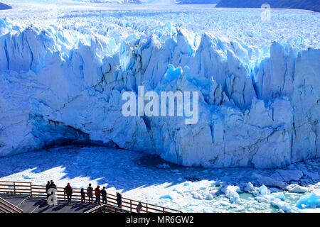 Plate-forme d'observation du Glacier Perito Moreno, Parque Nacional Los Glaciares, El Calafate, Province de Santa Cruz, Argentine Banque D'Images