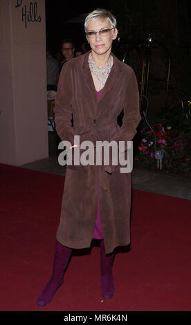 Annie Lennox arrivant à Clive Davis' Gala Pre-Grammy légendaire au Beverly Hills Hotel à Los Angeles le 7 février 2004LennoxAnnie003 Red Carpet Event, Vertical, USA, Cinéma, Célébrités, photographie, Bestof, Arts, Culture et divertissement, Célébrités Topix fashion / Vertical, Best of, événement dans la vie d'Hollywood, Californie - Tapis rouge et en backstage, USA, Cinéma, Célébrités, cinéma, télévision, Célébrités célébrités musique, photographie, Arts et culture, Bestof, divertissement, Topix, vertical, une seule personne, à partir de l'année 2003 tsuni@Gamma-USA.com , enquête, la mode - Ful Banque D'Images