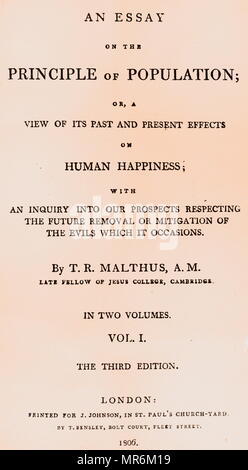 Page de titre de principe de la population écrit par Thomas Robert Malthus. Thomas Robert Malthus (1766-1834) un clerc et érudit anglais, influentes dans les domaines de l'économie politique et de la démographie. En date du 19e siècle Banque D'Images