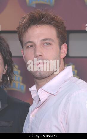 Ben Affleck au MTV Movie Awards 2002, le samedi 1 juin au Shrine Auditorium, Los Angeles, CA. mtvMovieA 135 Red Carpet Event, Vertical, USA, Cinéma, Célébrités, photographie, Bestof, Arts, Culture et divertissement, Célébrités Topix fashion / Vertical, Best of, événement dans la vie d'Hollywood, Californie - Tapis rouge et en backstage, USA, Cinéma, Célébrités, cinéma, télévision, Célébrités célébrités musique, photographie, Arts et culture, Bestof, divertissement, Topix headshot, vertical, une personne, à partir de l'an 2002, enquête tsuni@Gamma-USA.com Banque D'Images