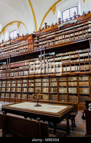 Biblioteca Palafoxiana, la première bibliothèque publique au Mexique colonial fondé en 1646, Puebla, Mexique Banque D'Images