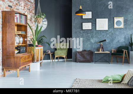 Appartement au design moderne avec un mobilier élégant de l'intérieur Banque D'Images